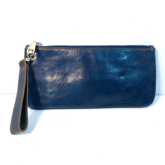 HOBO INTERNATIONAL Vida Navy Blue Leather Wristlet Pouch - Picture 1 of 9